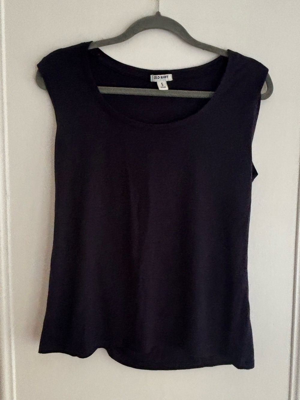 OLD NAVY Women's Navy Sleeveless Scoop Neck Tank